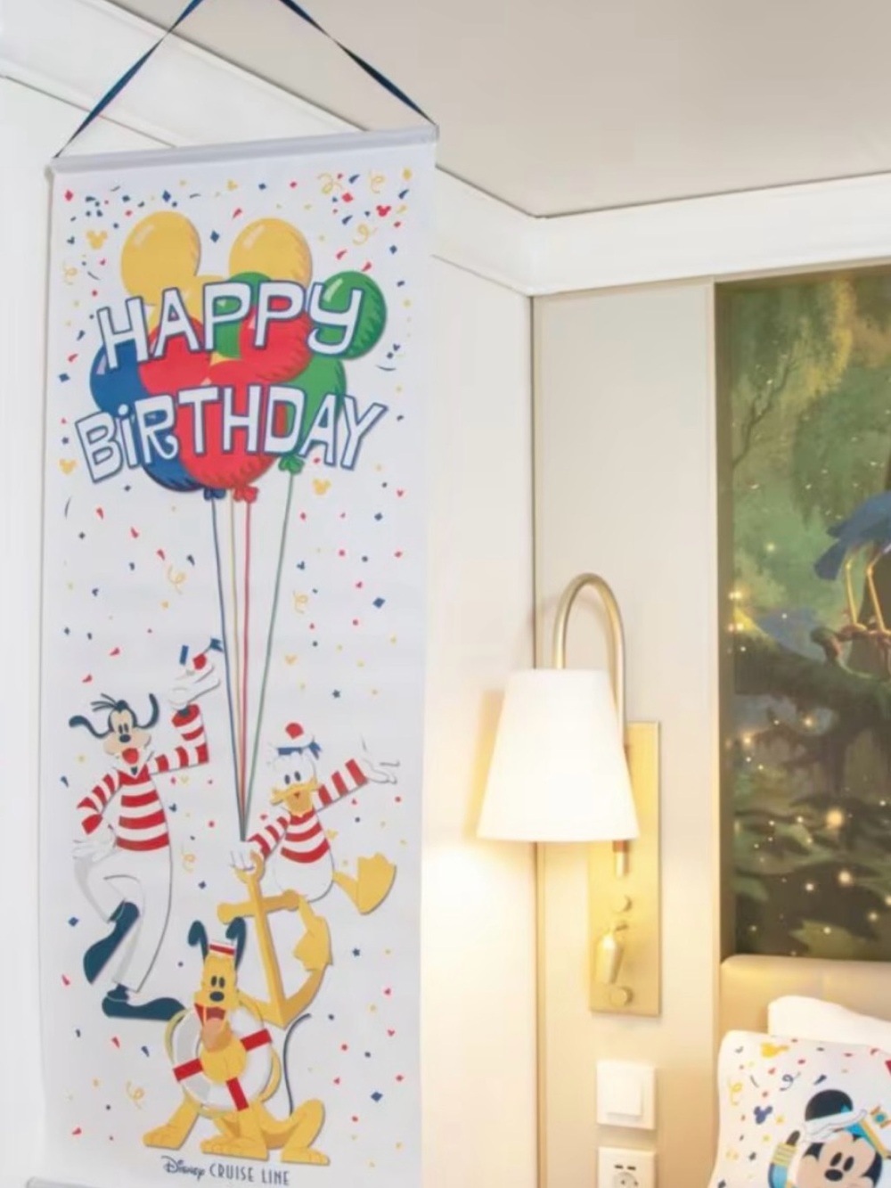 Disney Mickey & Friends 'Celebrate Today' Bright Multicolor Bedding - Picture 3 of 10